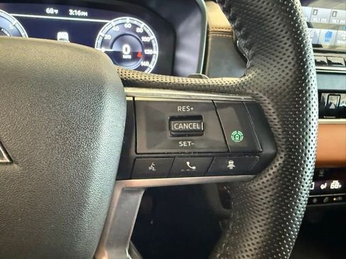 Used 2023 Mitsubishi Outlander SEL image 17