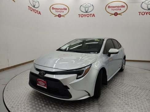 Used 2026 Toyota Corolla LE FWD image 2
