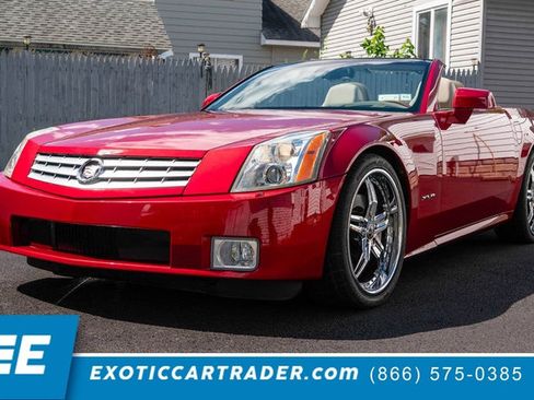 Used 2005 Cadillac XLR RWD image 1