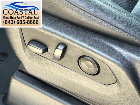 Used 2025 GMC Sierra 1500 SLT AWD/4WD image 8