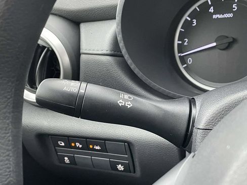 Used 2025 Nissan Versa S w/ Trunk Package image 22