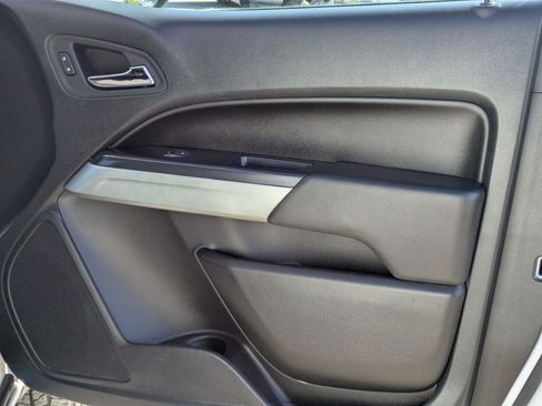 Used 2022 Chevrolet Colorado LT w/ Fleet Safety Package image 28