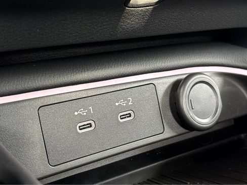 New 2026 Nissan Sentra SR w/ SR Premium Package FWD image 32