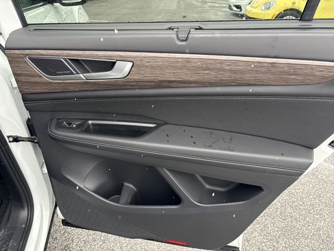 Used 2024 Volkswagen Atlas SEL Premium R-Line image 17