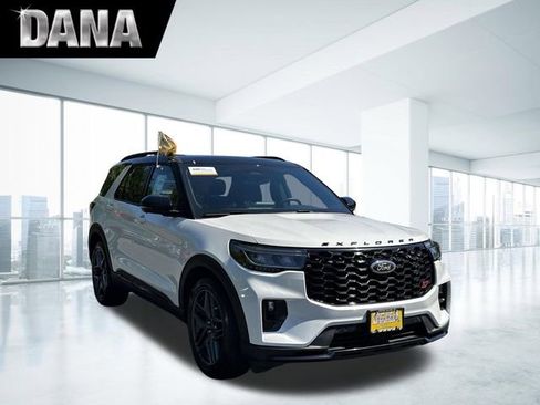Certified 2025 Ford Explorer ST AWD/4WD image 1