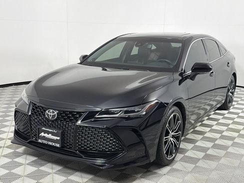 Used 2022 Toyota Avalon Touring w/ Advanced Safety Package image 9