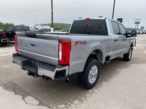 Used 2023 Ford F250 XLT w/ FX4 Off-Road Package AWD/4WD image 6