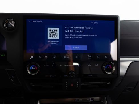 Used 2025 Lexus GX 550 w/ Accessory Package (2T) AWD/4WD image 34