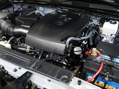 Used 2017 Toyota Tacoma TRD Pro image 51