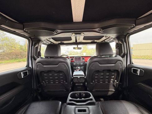 Used 2019 Jeep Wrangler Unlimited Rubicon AWD/4WD image 12