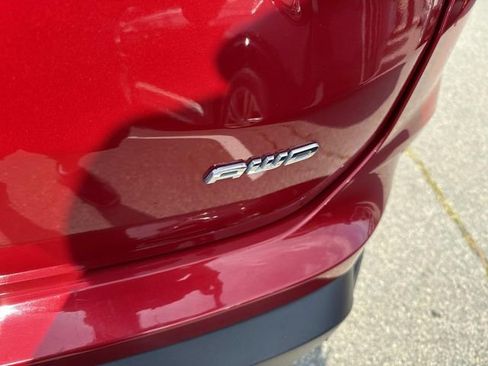 Used 2024 Ford Edge SEL image 8