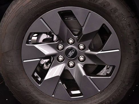 Used 2025 Ford F150 Lightning Flash AWD/4WD image 9