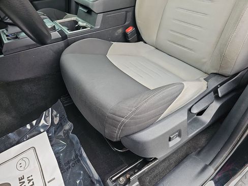 Used 2024 Toyota Tacoma TRD Sport image 32