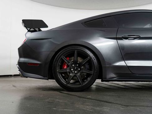 Used 2020 Ford Mustang Shelby GT500 w/ Carbon Fibre Track Pack RWD image 10