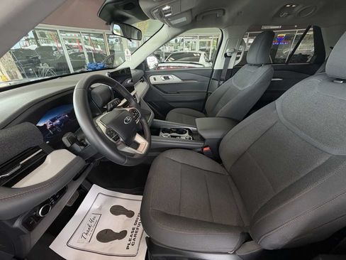 Used 2026 Ford Explorer Active AWD/4WD image 34