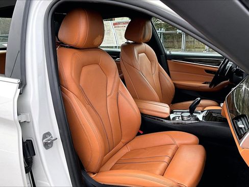 Used 2018 BMW 530i xDrive image 7