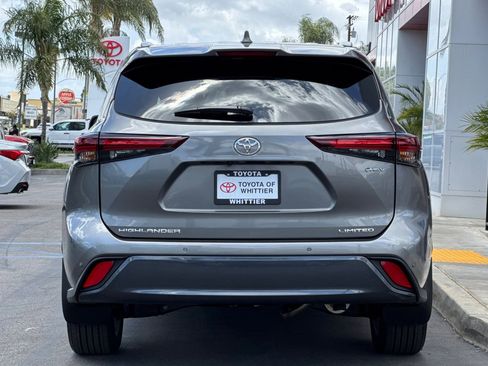 Certified 2026 Toyota Highlander Limited AWD/4WD image 6