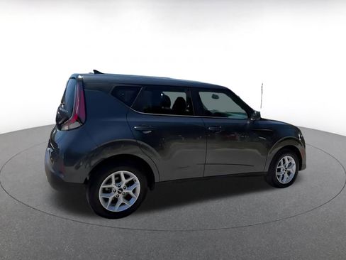 Used 2025 Kia Soul LX w/ LX Technology Package FWD image 15