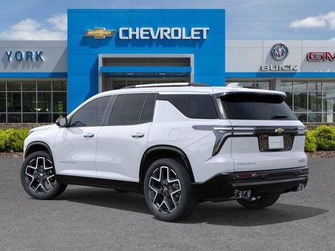 New 2026 Chevrolet Traverse High Country FWD image 3