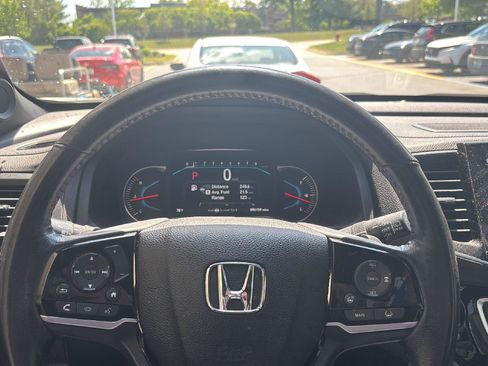 Used 2021 Honda Pilot Black Edition image 7