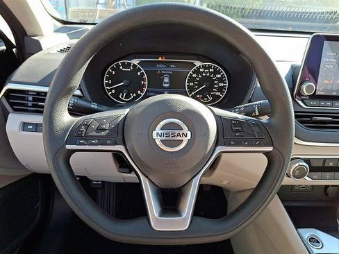 Certified 2022 Nissan Altima 2.5 SV FWD image 20