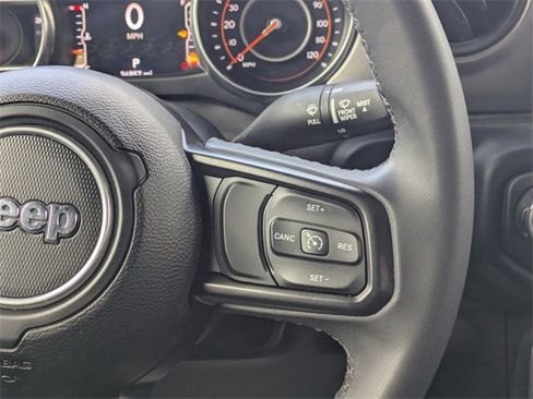 Used 2023 Jeep Gladiator Willys image 19