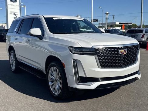 Certified 2024 Cadillac Escalade Luxury AWD/4WD image 3