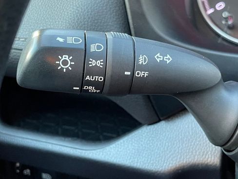 Used 2021 Toyota RAV4 XLE w/ Convenience Package image 18