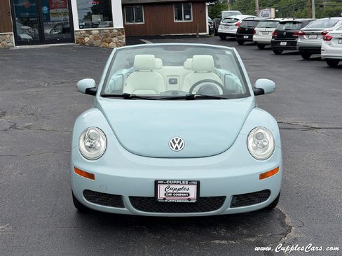 Used 2010 Volkswagen Beetle Final Edition FWD image 34