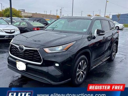 Used 2021 Toyota Highlander XLE image 4