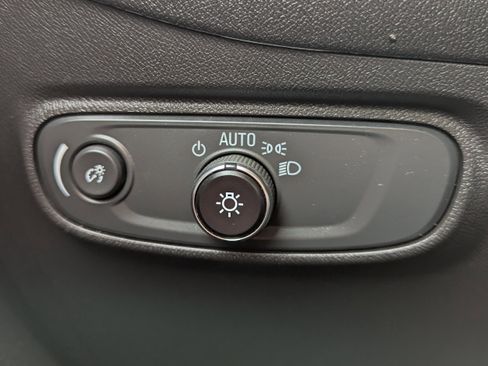 Used 2023 Chevrolet Equinox RS image 19