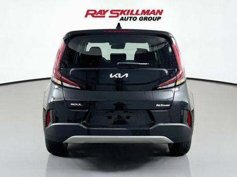 Used 2025 Kia Soul LX w/ LX Technology Package FWD image 6