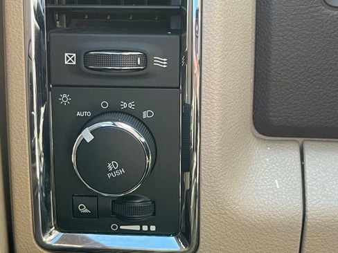 Used 2018 RAM 2500 Laramie w/ Off Road Package image 33