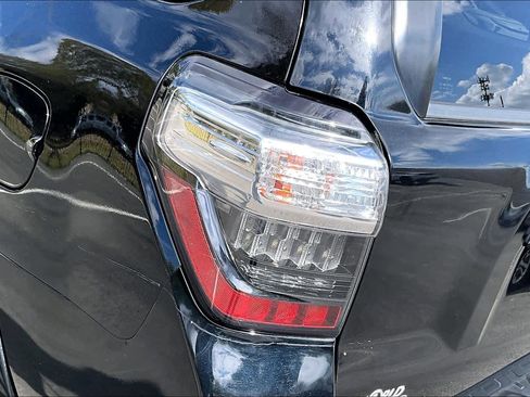 Used 2018 Toyota 4Runner SR5 image 28