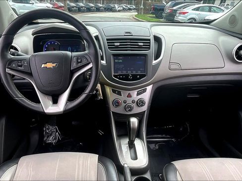 Used 2016 Chevrolet Trax LT w/ LT Convenience Package image 15