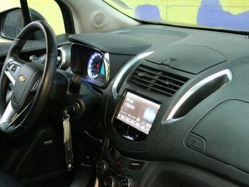 Used 2016 Chevrolet Trax LTZ FWD image 10