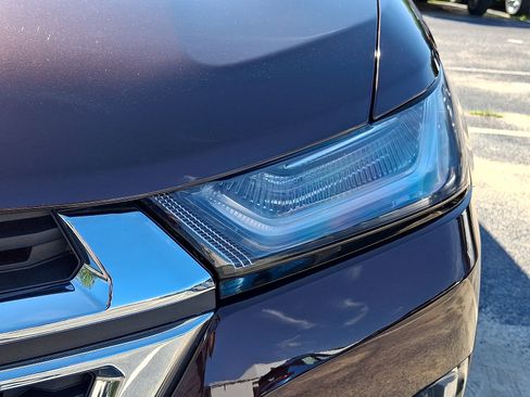 Used 2023 Chevrolet Traverse LT w/ LT Premium Package AWD/4WD image 9