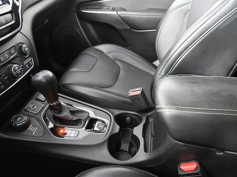 Used 2022 Jeep Cherokee Limited image 34