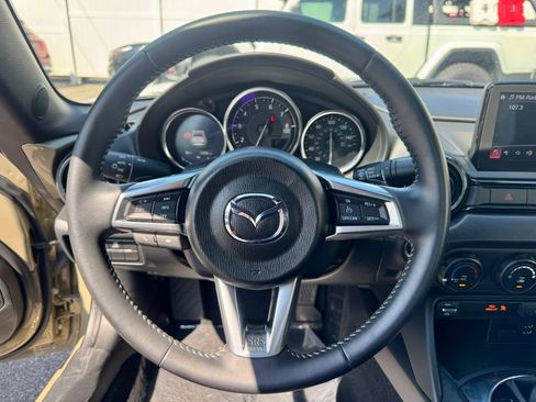 Used 2023 MAZDA MX-5 Miata Club RWD image 28