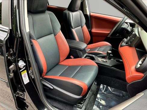 Used 2013 Toyota RAV4 Limited FWD image 29