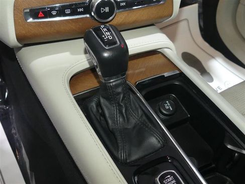 Used 2018 Volvo XC90 T6 Inscription w/ Convenience Package AWD/4WD image 40