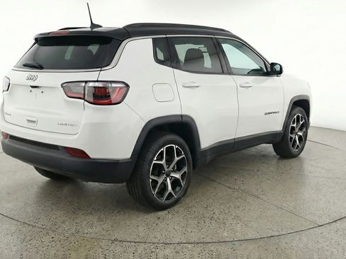 Used 2025 Jeep Compass Limited AWD/4WD image 9