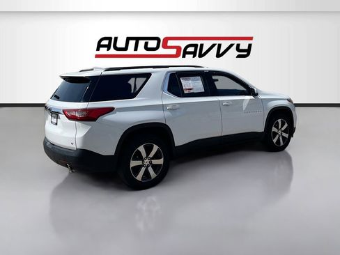 Used 2021 Chevrolet Traverse LT w/ LT Premium Package image 7