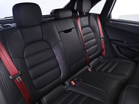 Used 2025 Porsche Macan GTS image 19