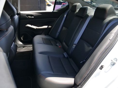 Used 2020 Nissan Altima 2.5 SR FWD image 21