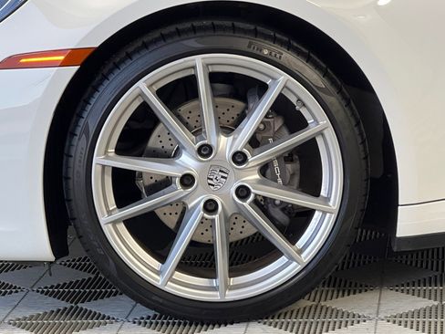 Used 2023 Porsche 911 Carrera image 11
