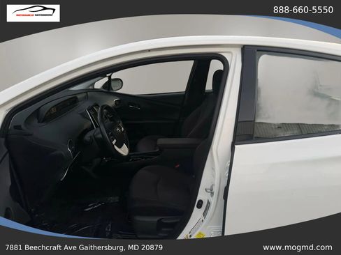 Used 2018 Toyota Prius Prime Plus w/ Carpet Mat Package FWD image 17