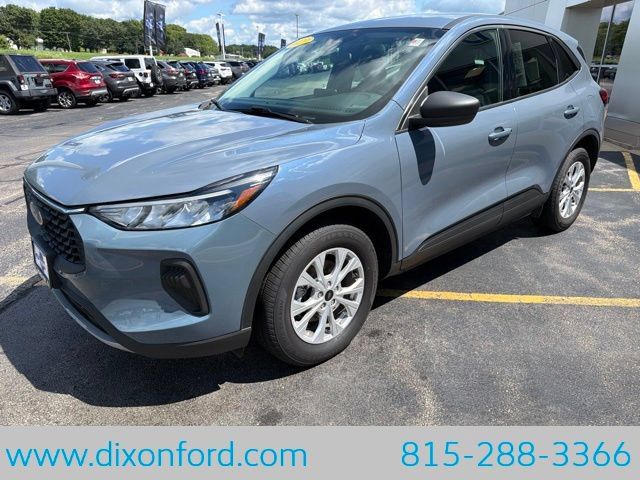 Used 2023 Ford Escape Active AWD/4WD image 3