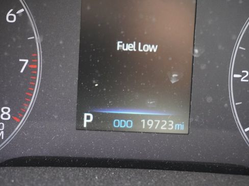 Used 2023 Toyota Corolla SE w/ Carpet Mat Package (TMS) FWD image 7