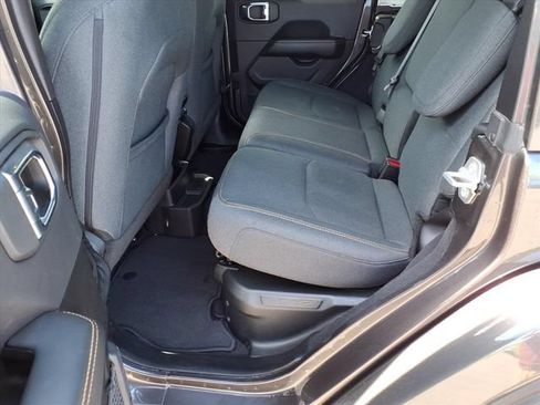 Used 2025 Jeep Wrangler Unlimited Sahara w/ Safety Group AWD/4WD image 15